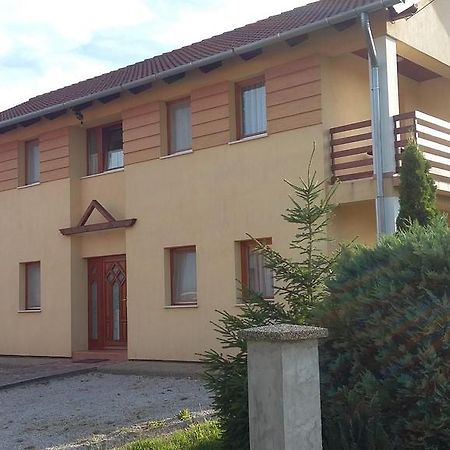Bodzavirag Apartman 잘라카로쉬 외부 사진