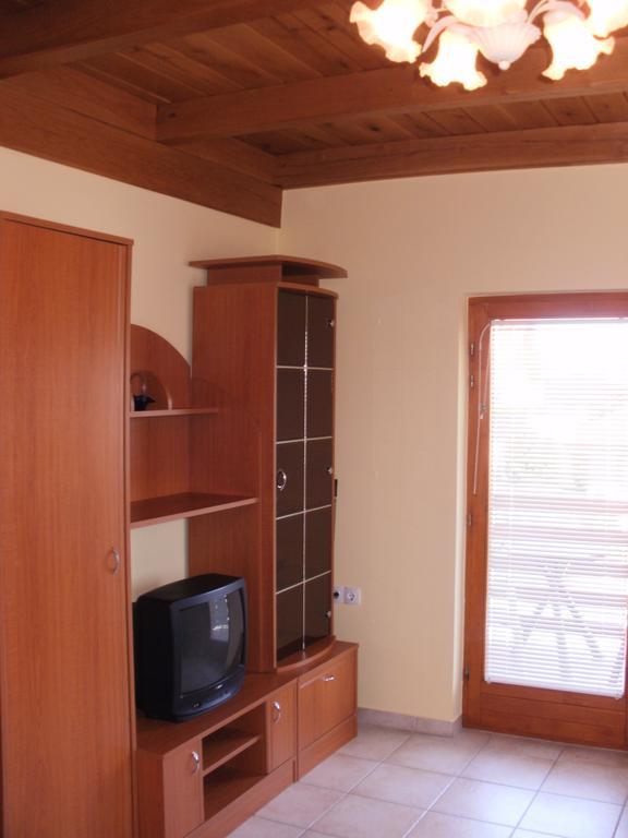 Bodzavirag Apartman 잘라카로쉬 외부 사진
