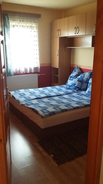 Bodzavirag Apartman 잘라카로쉬 외부 사진